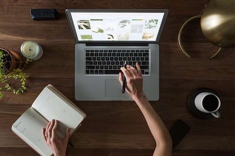 Automate peer-to-peer learning to improve agent performance